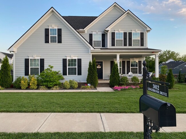 SPACIOUS FRANKLIN HOME WITH UPGRADES - SPACIOUS FRANKLIN HOME WITH UPGRADES