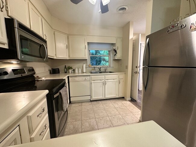 Photo - 104 Meadow Park Ln Unit c