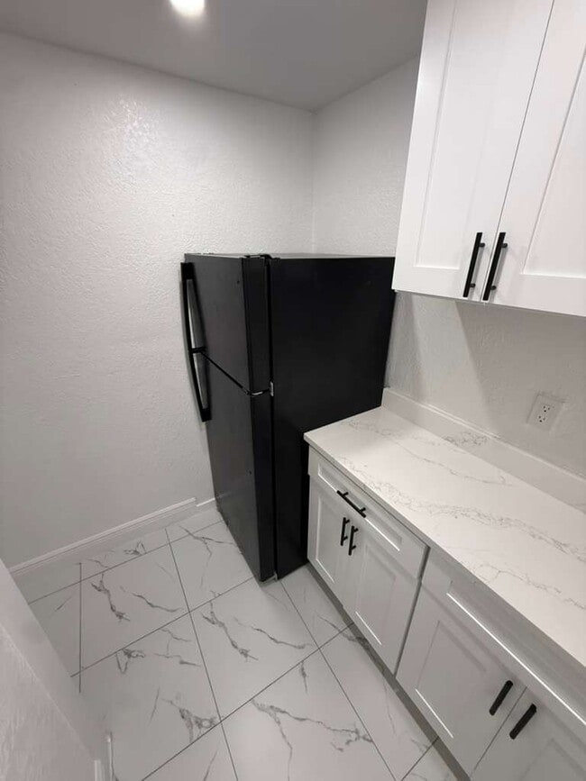 Photo - 6502 W Clifton St