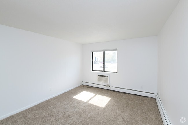 2 BR, 1 BA