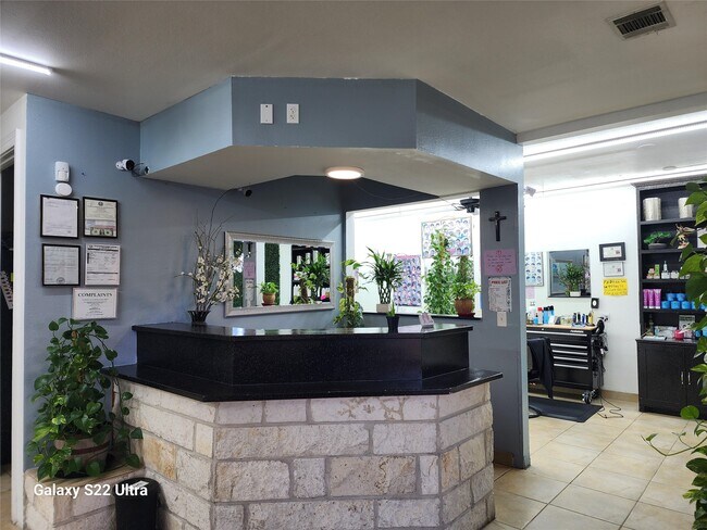 Photo - 410 Rosamond St