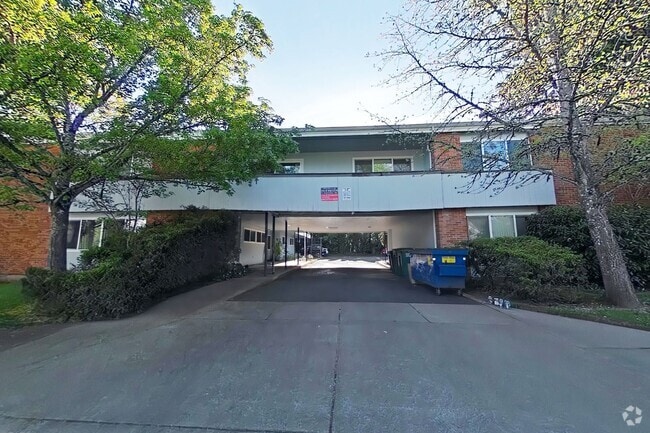 Building Photo - 2 Bedroom Apartment ~ Close to Campus ~ Ca... Unit 815 NW 26th