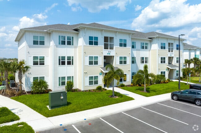 8050 Fins Up Cir Kissimmee, FL 34747