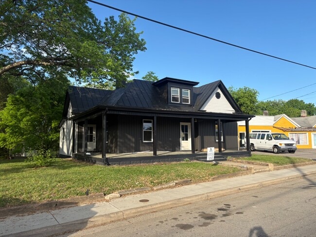 Photo - 2009 N Main St