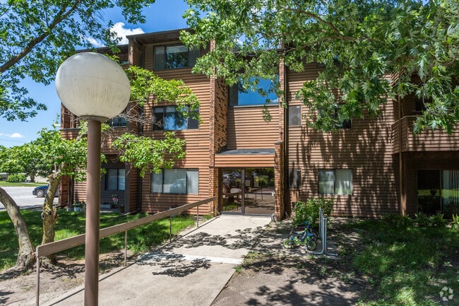 Grandview Square Apartments