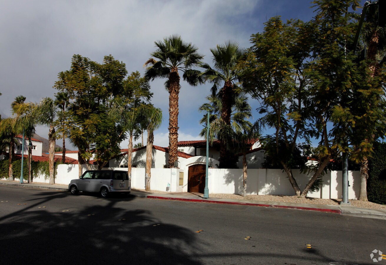 Photo - Las Casitas Apartments