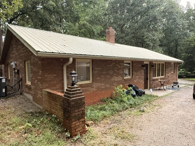 Photo - 6721 Newman Rd
