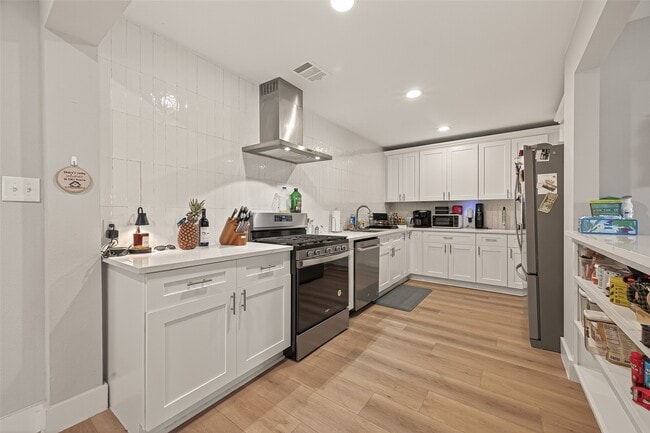 Photo - 802 Nashua St House