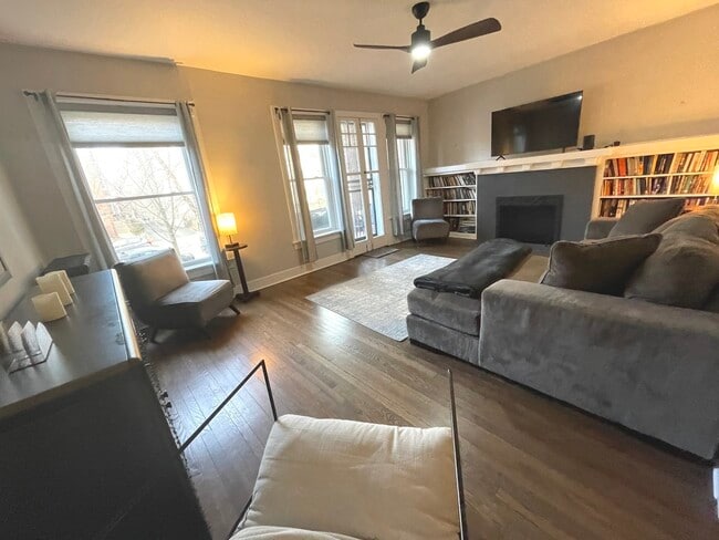 Photo - 1057 W Columbia Ave Unidad 1E