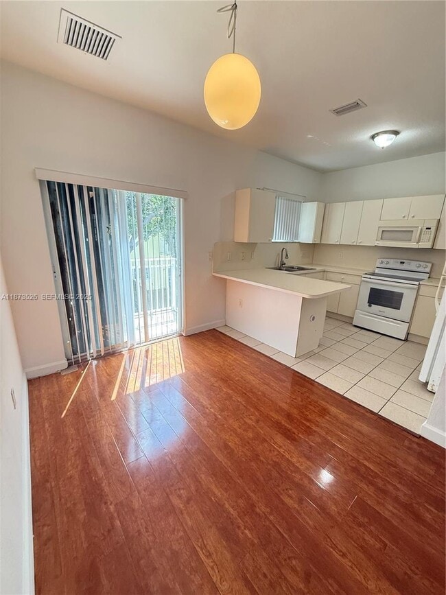 Photo - 373 NE 26th Pl Unit 202