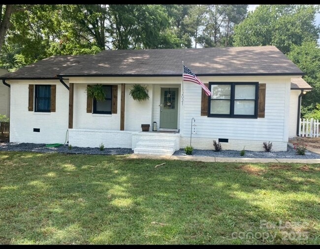Photo - 2021 Downey St House