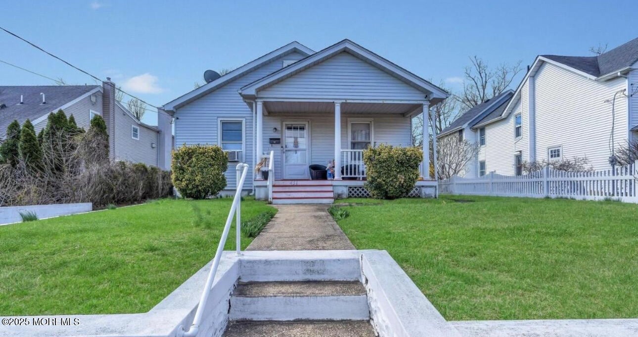 Photo - 458 West St