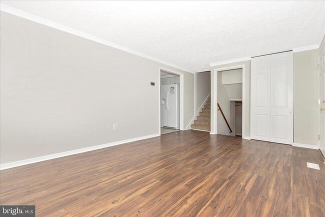 Photo - 207 Contour Rd