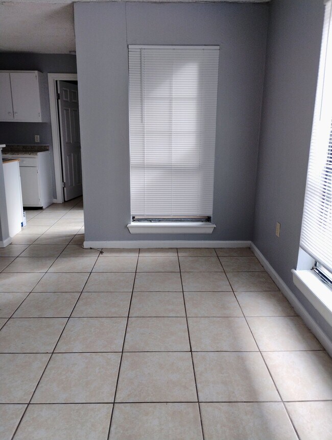 Photo - 1612 Cedar Lake Dr Unidad A