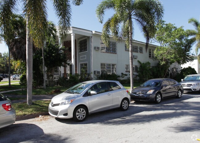 Photo - 1000 E Ponce De Leon Blvd
