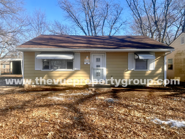 Fully Remodeled 2 Bedroom, 1 Bath Home wit... - Fully Remodeled 2 Bedroom, 1 Bath Home wit...