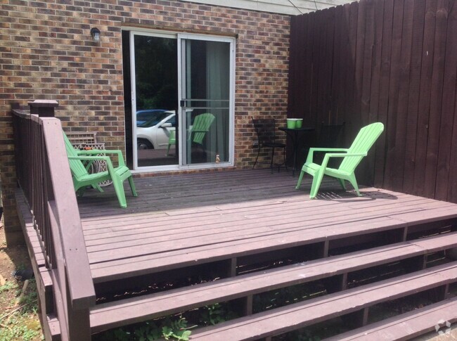 Building Photo - 2 Bedroom 1.5 Bath Duplex near Dan Mills i... Rental