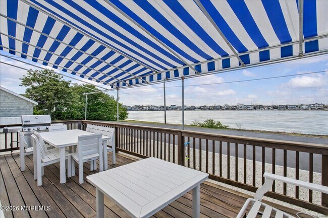 Photo - 106 Makin Ave