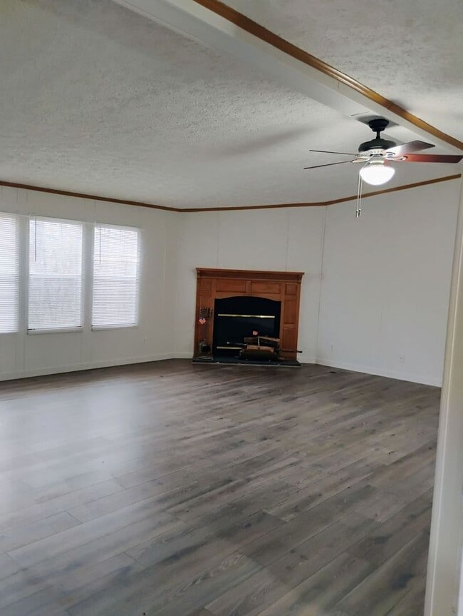 Photo - Gorgeous 3 Bedroom 2 Bath Home in Convenient Dawsonville Location! Move In Ready!!!!