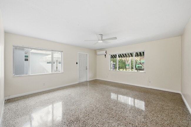 Photo - 1614 NE 7th St