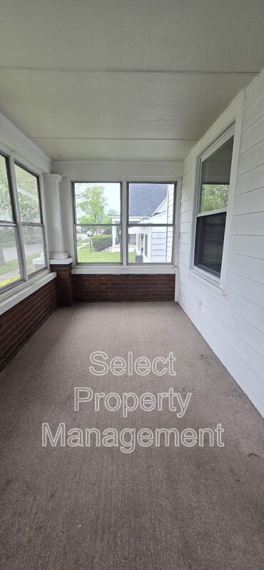 Photo - 702 Archer Ave