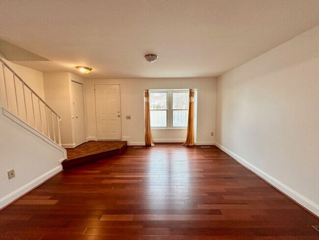 Photo - 9 Long Green Ct