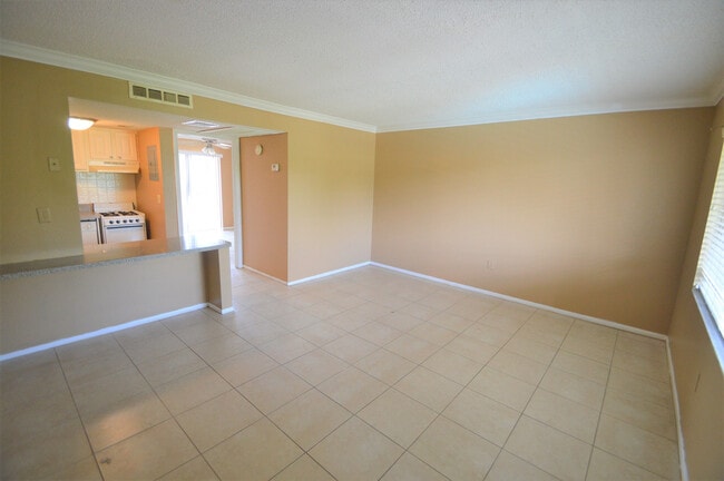 Photo - Waterside@ Cranes Roost - Includes most utilities Unit 370