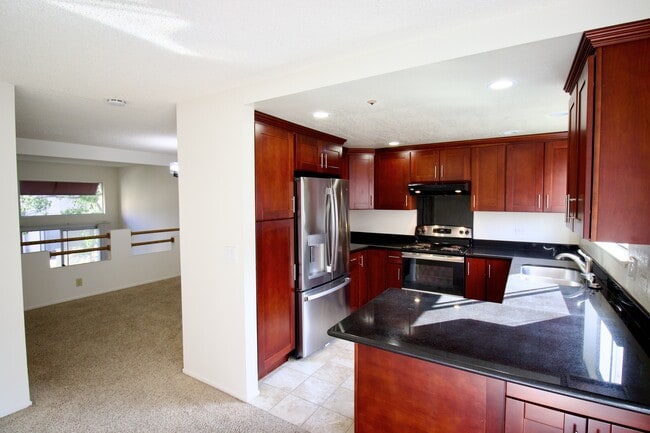 Photo - 129 E Court Ln