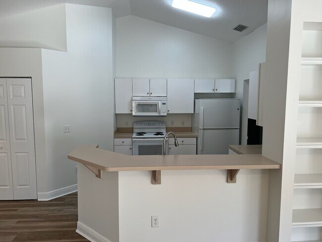 Photo - Newly renovated - Close to UF Health Shands, VA and Vet School!