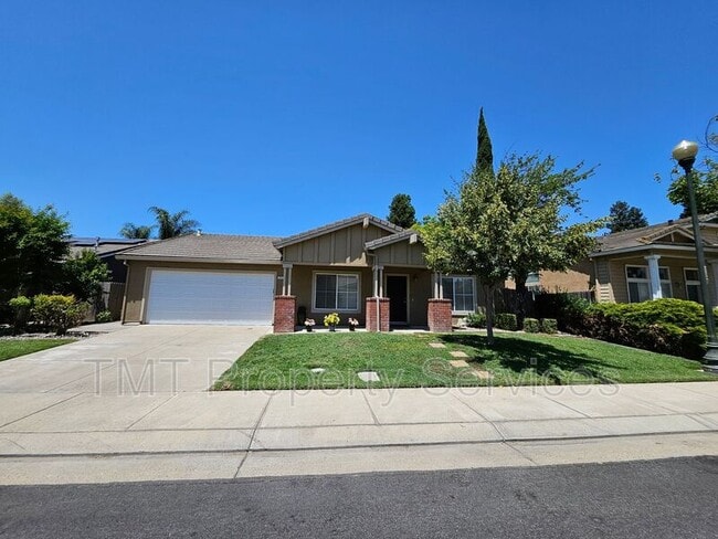 Photo - 3533 Des Moines Dr House