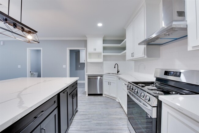 Photo - 10622 Rustling Oaks Dr