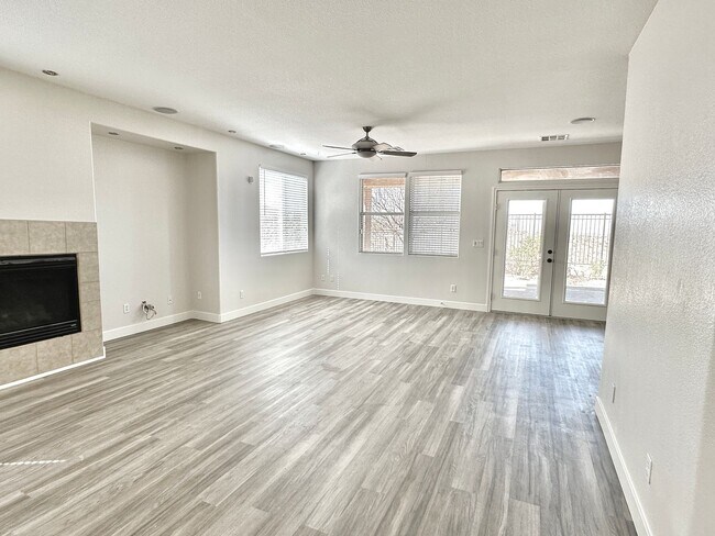 Photo - 4-bedroom house with Stunning views!