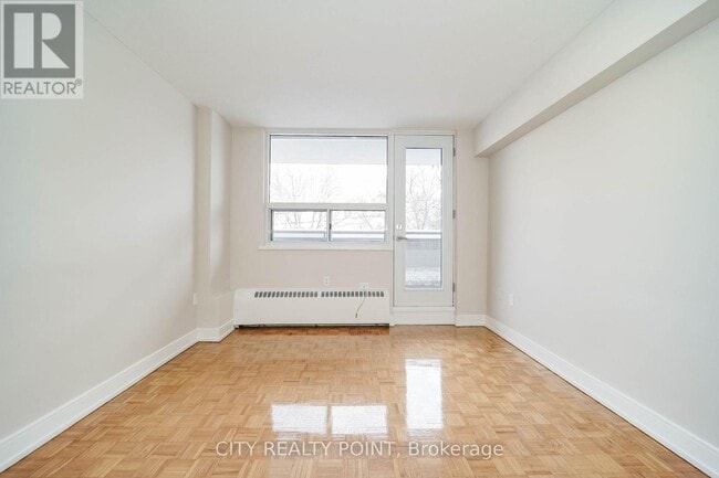 Photo - 1500 Bathurst St Unit 807
