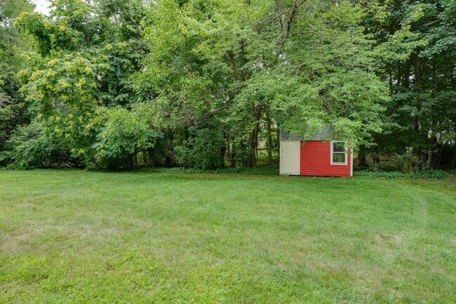 Photo - 135 Maple St