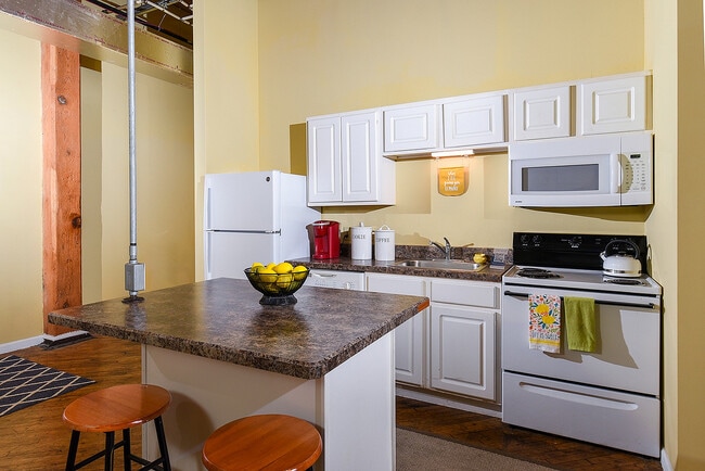 Kitchen with Breakfast Bar