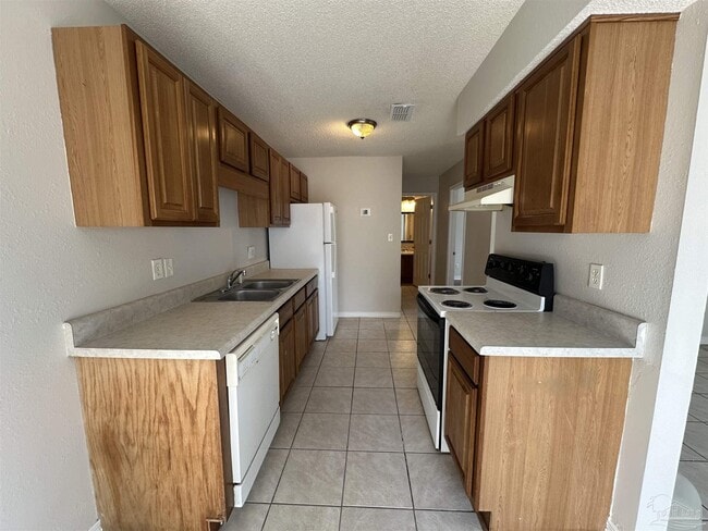 Photo - 676 S 72nd Ave House