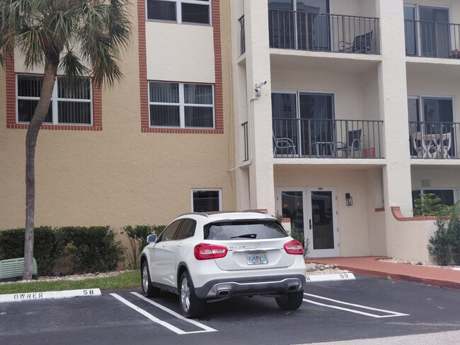 Photo - 400 N Riverside Dr Unit 401