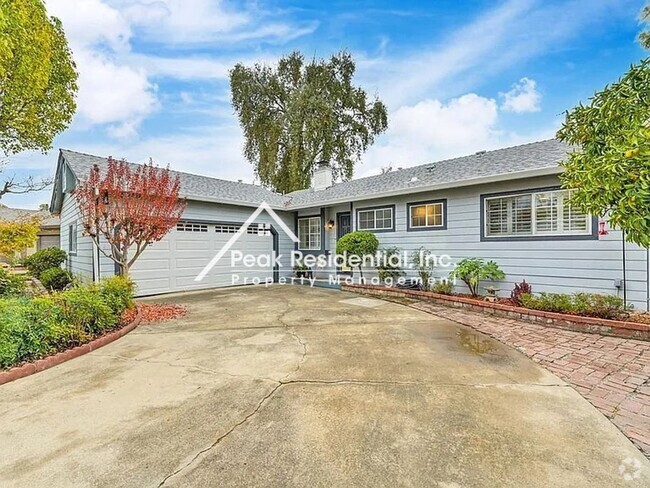 Building Photo - Charming 3bd/2ba House near Historic Folsom!