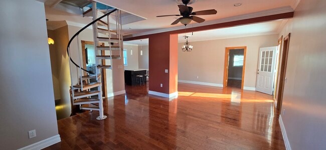 Photo - 8522 115th St Unit Second Floor