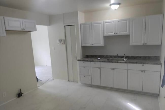 Photo - 6142 Penwood Rd