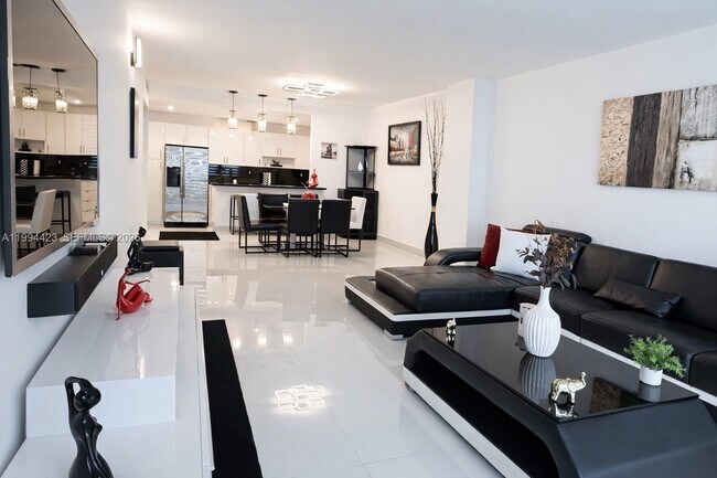 Photo - 19380 Collins Ave Unidad 307