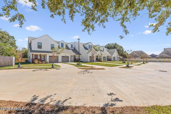 Photo - 606 Guillot Rd