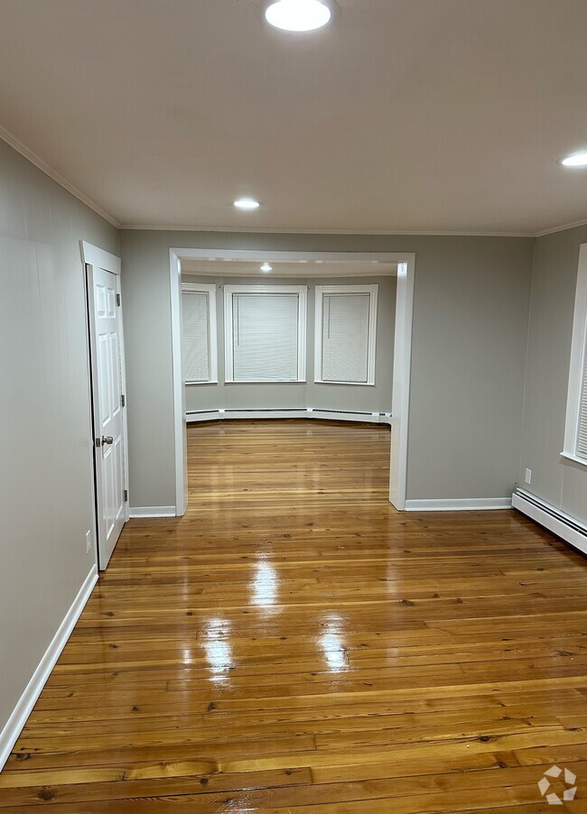 Building Photo - Slater Park Ave Unit 2 Rental
