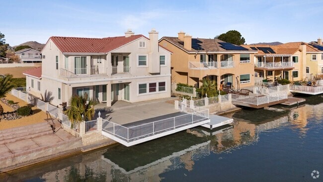 Building Photo - 18075 Lakeview Dr Rental