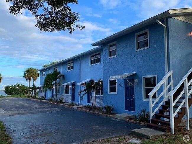 Building Photo - 4220 NE Indian River Dr Rental