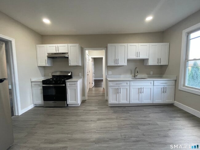 541 Church St Unit 2
