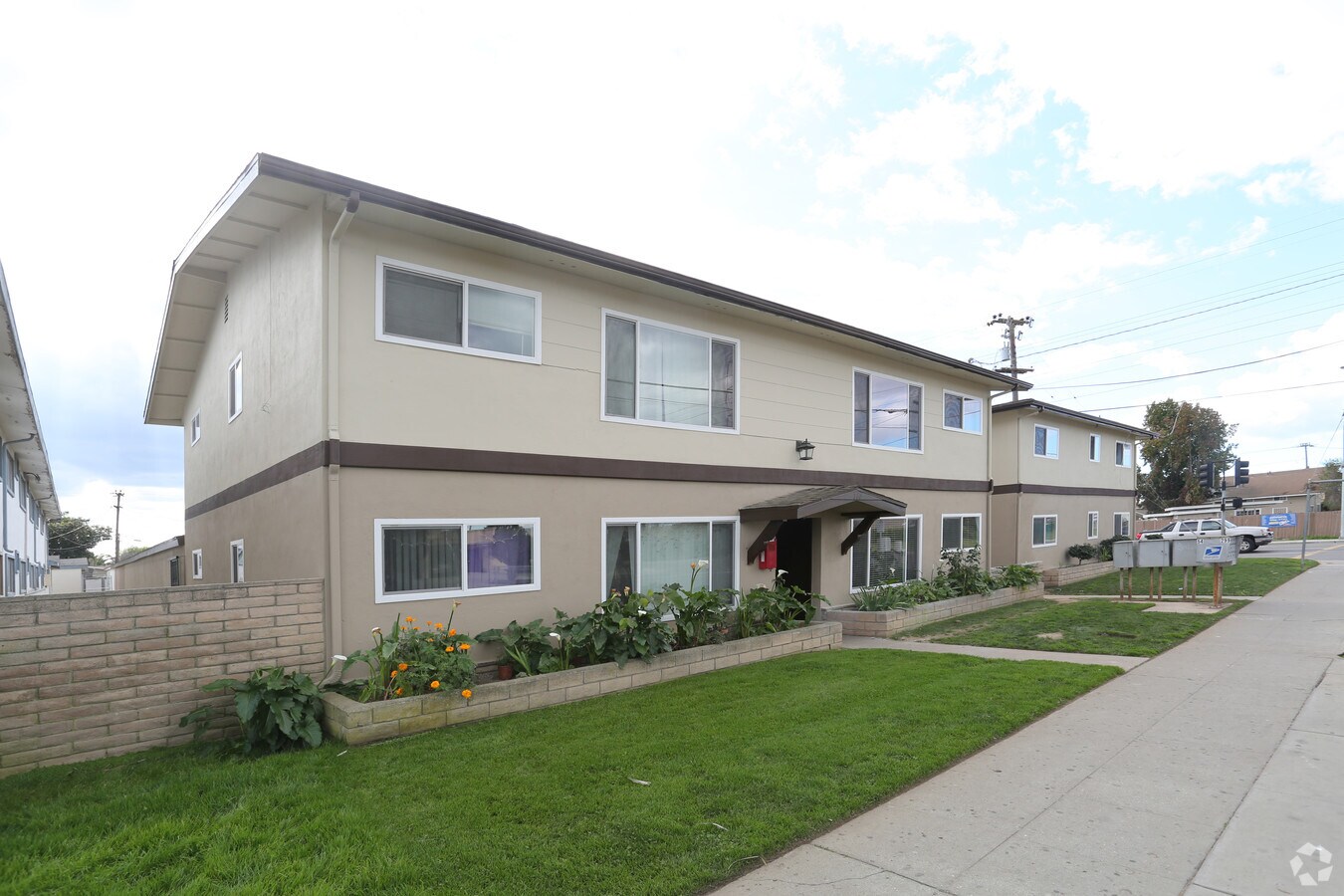 Alvin Apartments - Alvin Apartments