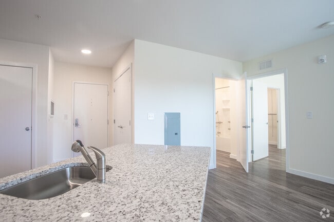 1BR,1BA,-668SF The Poe