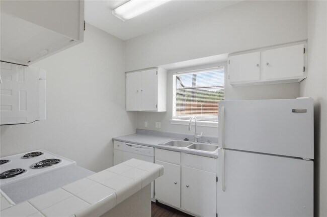 Photo - 2405 W Slaughter Ln