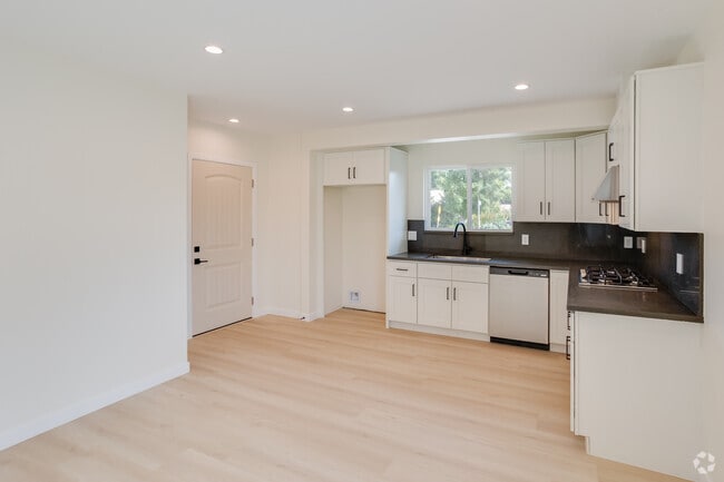 2BR, 1BA - 632SF - Living Room - 8601 Delco Ave